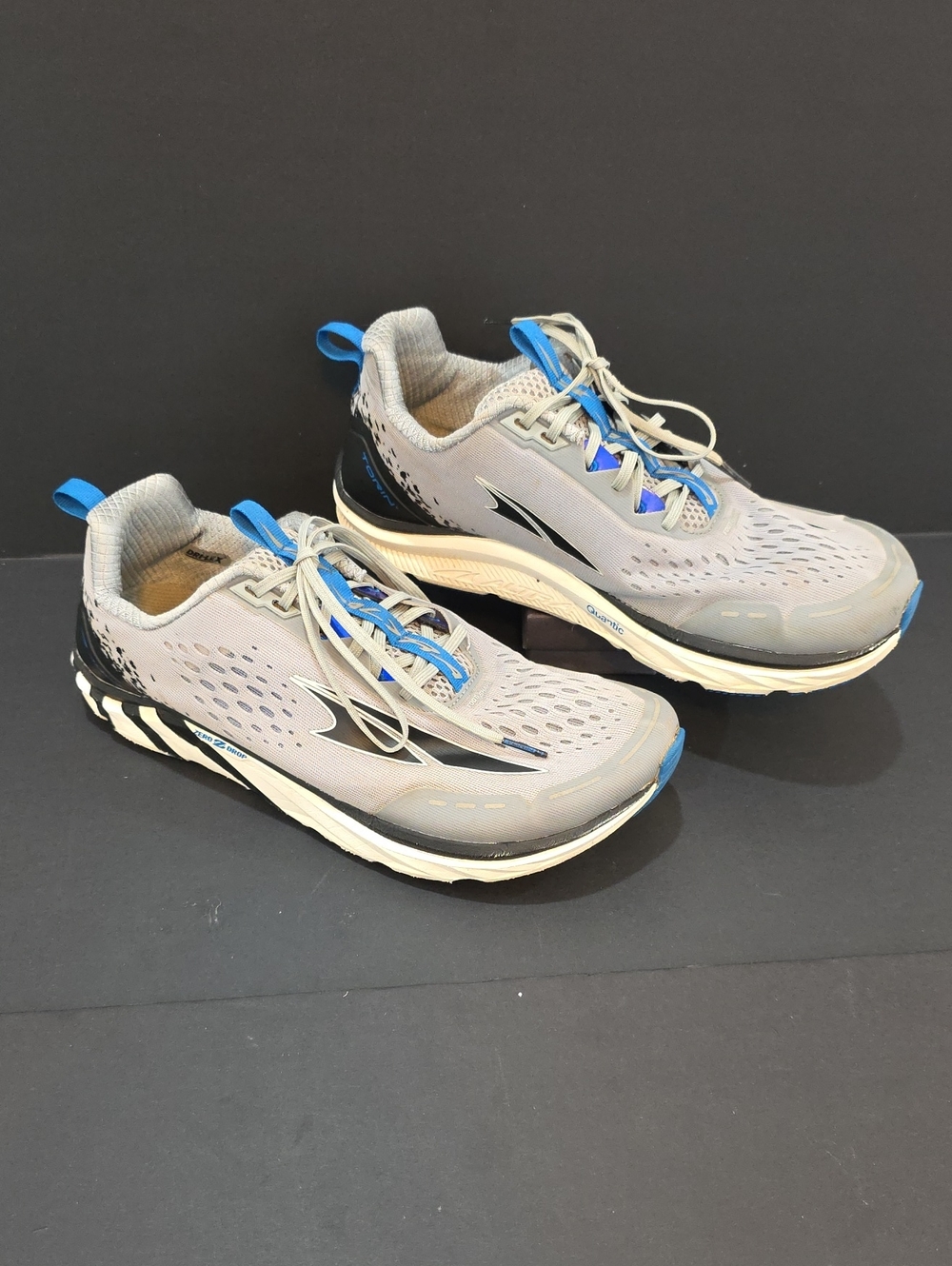 Altra Torin 4 Men's Zero Drop Light Gray Running Shoes with Blue/Black Size 9.5